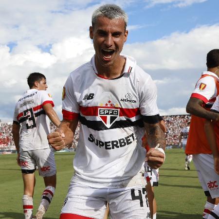 Ferreira, do São Paulo, pode reforçar o time contra o Flamengo pelo Brasileirão