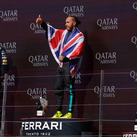 Hamilton, Verstappen e Norris no pódio do GP de Silverstone Hamilton, Verstappen e Norris no pódio do GP de Silverstone