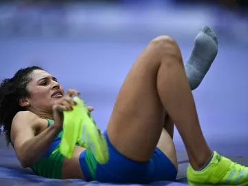 Lesionada, Valdileia não completa salto e abandona final no atletismo