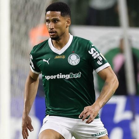 Murilo, do Palmeiras, em jogo contra o Cerro Porteño pela Copa Libertadores Murilo, do Palmeiras, em jogo contra o Cerro Porteño pela Copa Libertadores