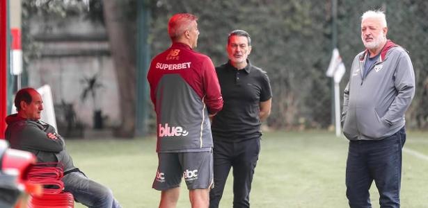 EM BUSCA DE JOGADORES! São Paulo intensifica negociações por reforços no mercado da bola!