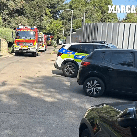 Caminhões dos bombeiros trabalham em incêndio na casa de Vinicius Junior na Espanha