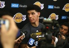 Lonzo supera LeBron e se torna atleta mais novo a fazer triplo-duplo na NBA