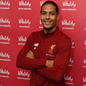 Virgil van Dijk é anunciado como reforço do Liverpool - Reprodução/Twitter
