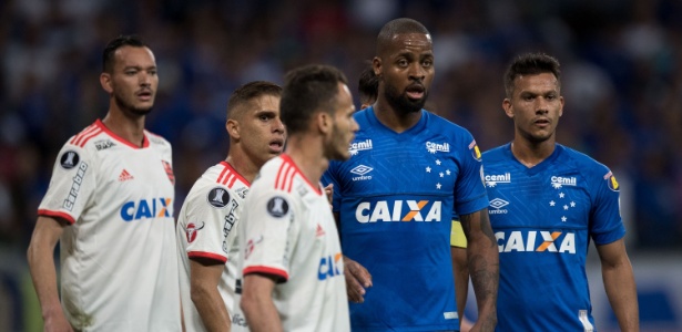 Cruzeiro saiu derrotado por 1 a 0 no Mineirão, mas garantiu a vaga nas quartas da Libertadores - Pedro Vale/AGIF