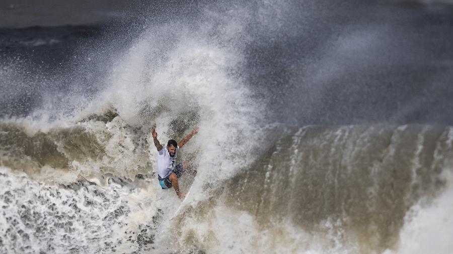 25.jul.2021 - Final do surfe masculino na praia de Tsurigasaki. Na foto Ítalo Ferreira, medalha de ouro na competição - Jonne Roriz/COB