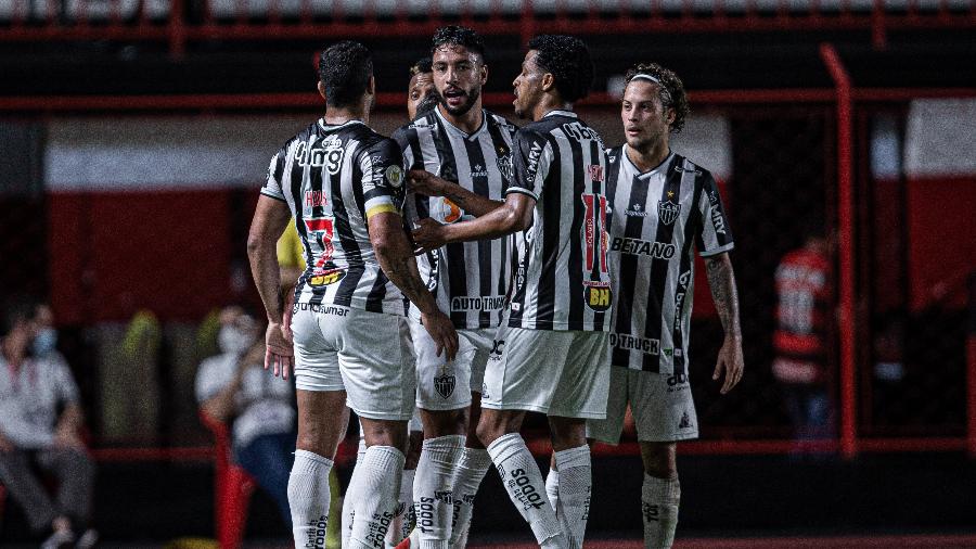 Jogadores do Atlético-MG comemoram gol de Nathan Silva contra o Atlético-GO - Heber Gomes/AGIF