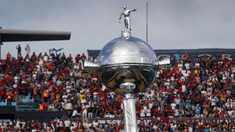 Taça da Libertadores na final entre Palmeiras e Flamengo, em Montevidéu - REUTERS