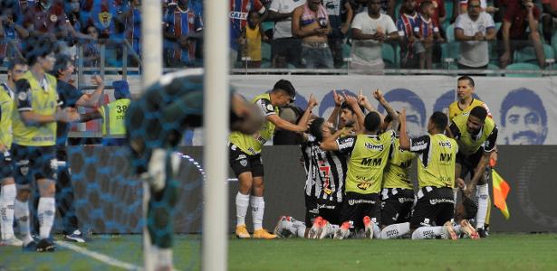 Corinthians e Atlético-MG formam quase toda seleção do Brasileiro 2015