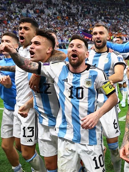Jogadores da Argentina celebram classificação sobre a Holanda na Copa do Mundo - Molly Darlington/Reuters