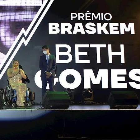 Beth Gomes é homenageada com o Prêmio Braskem