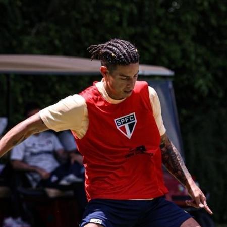 James Rodríguez em treino pelo São Paulo