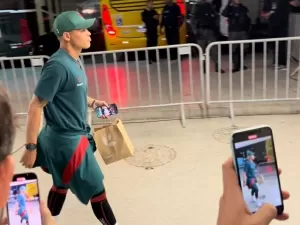 Thiago Silva deixa Maracanã mancando após vitória do Flu sobre Atlético