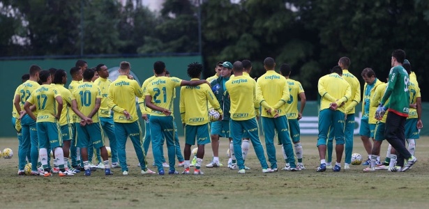 Cuca conversa com elenco do Palmeiras antes de treino realizado na Academia - Cesar Greco/Ag Palmeiras