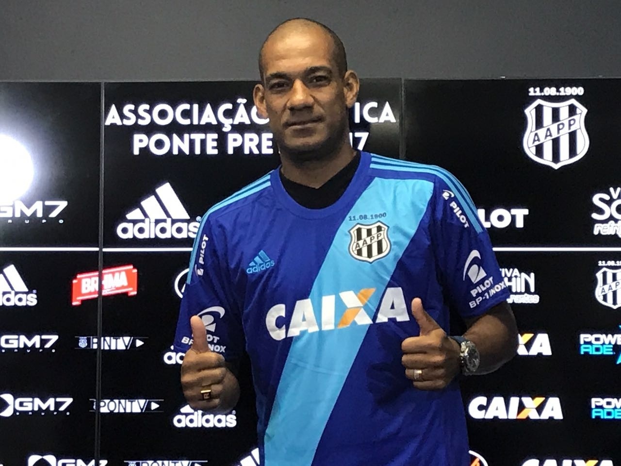 Zagueiro Rodrigo é apresentado pela Ponte Preta - PontePress/ Rodrigo Ceregatti