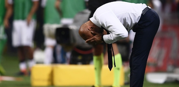 O técnico da Inter, Luciano Spalletti, se lamenta durante o jogo contra a Juventus - Marco Bertorello/AFP - Marco Bertorello/AFP