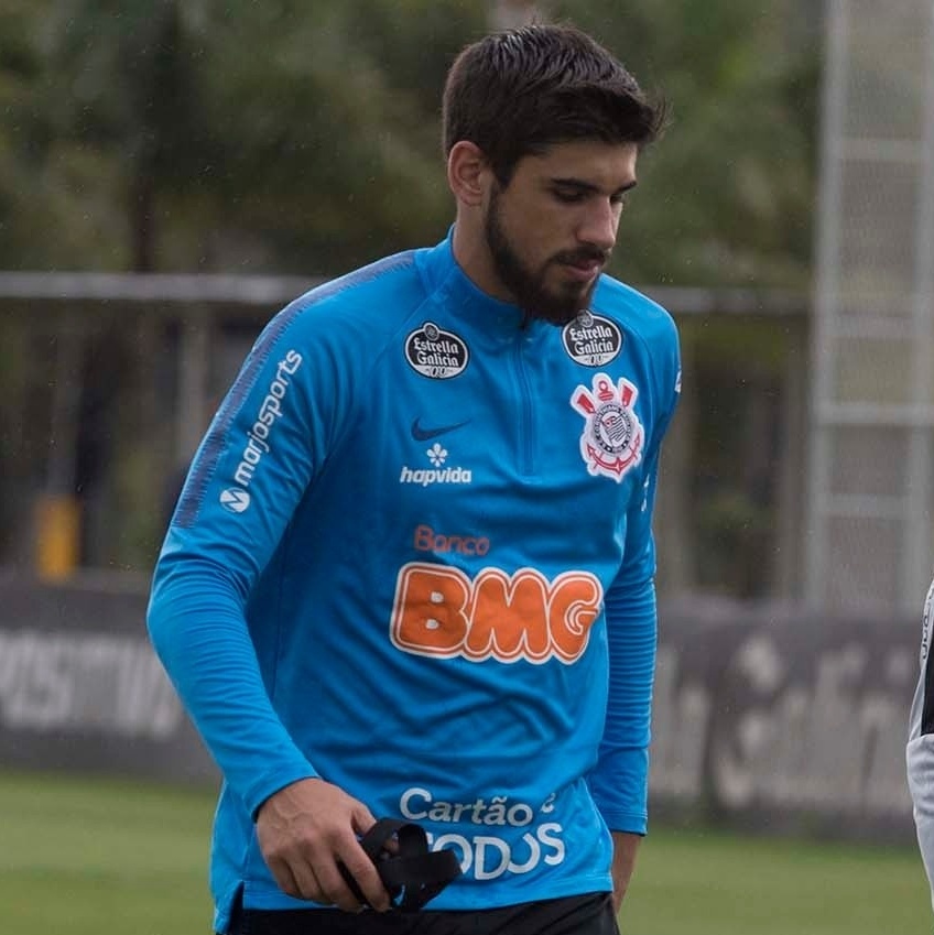 Zagueiro volta a treinar, e Carille confirma Corinthians para o