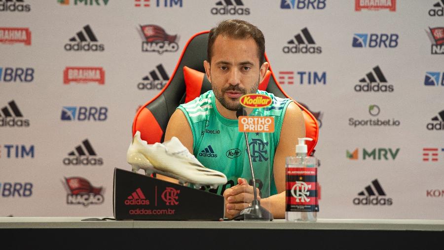 Everton Ribeiro, meia do Flamengo, concede entrevista coletiva - Alexandre Vidal / Flamengo