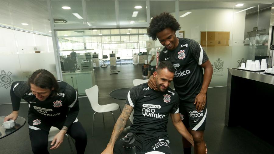 Cássio, Renato Augusto e Willian no CT do Corinthians - Rodrigo Coca/Agência Corinthians