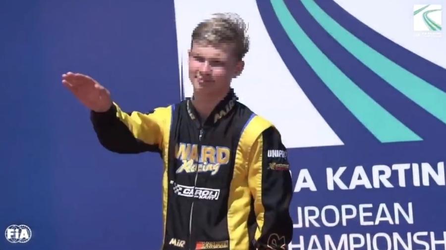 Artem Severiukhin, de 15 anos, fez gesto nazista no pódio após vencer uma prova de kart - Reprodução/FIA
