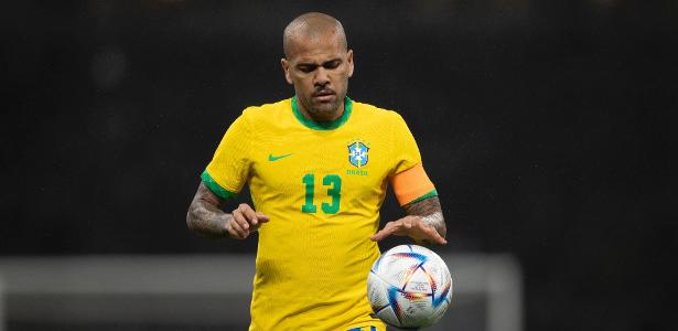 Daniel Alves explica los planes para persuadir a Tite para la Copa del Mundo