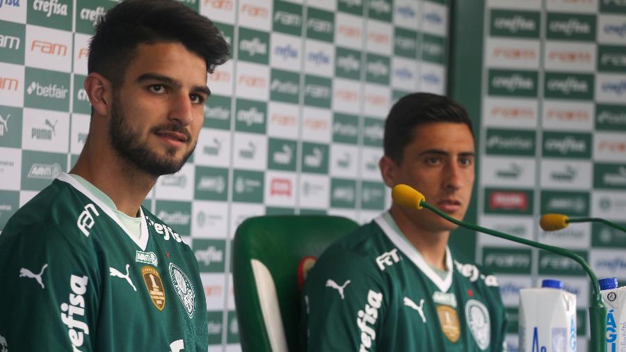 Flaco López (esq.) e Miguel Merentiel (dir.) durante apresentação oficial no Palmeiras -  GUILHERME RODRIGUES/MYPHOTO PRESS/ESTADÃO CONTEÚDO