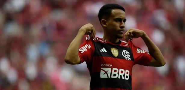 Flamengo: Matheus Gonçalves tem carro roubado ao sair do Maracanã.