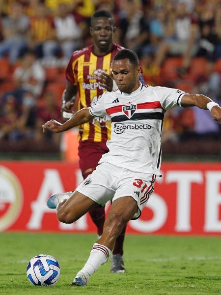 Juan, do São Paulo, durante o jogo contra o Tolima, pela Sul-Americana - Rubens Chiri/São Paulo