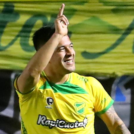Nicolas Fernández comemora gol em Defensa y Justicia x Botafogo, confronto da Sul-Americana