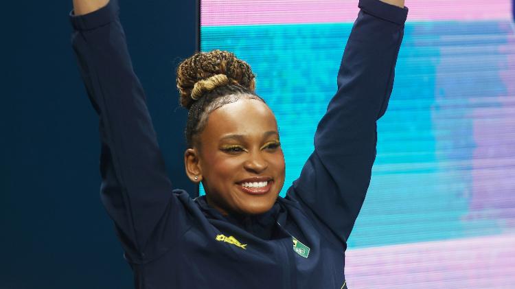 Rebeca Andrade usou delineado de gatinho para a final individual da ginástica 