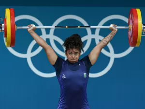 Laura Amaro fica em 7ª, e Brasil fecha levantamento de peso sem medalha