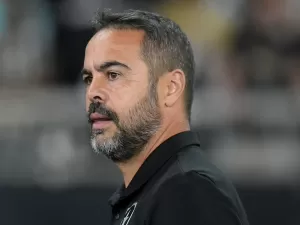 Artur Jorge absolve arbitragem em empate do Botafogo: 'Gol bem anulado'