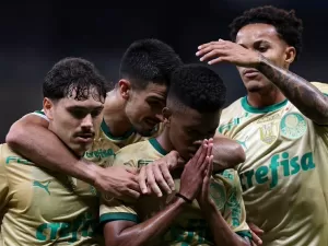 Ainda dá? Palmeiras nunca perdeu título brasileiro para o Botafogo