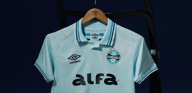 Grêmio lança uniforme retrô com inspiração nas décadas de 90 e 2000
