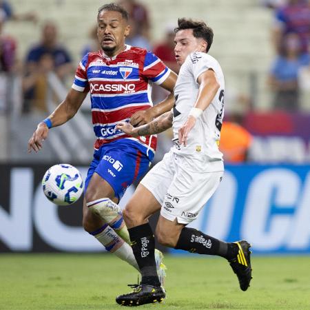 Barreal em ação durante jogo entre Fortaleza e Santos pelo Brasileirão - Baggio Rodrigues/AGIF
