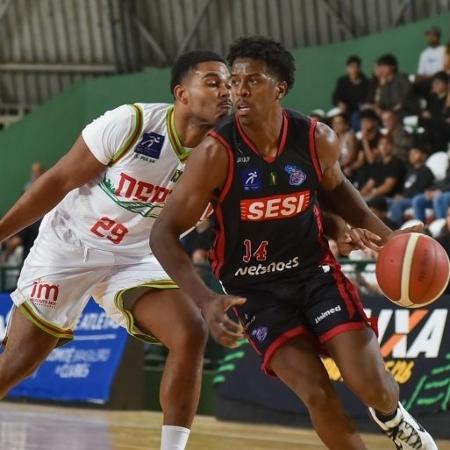 Georginho com a camisa 14 do Franca Georginho com a camisa 14 do Franca