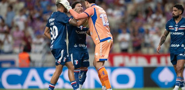 Goleiro se destaca ao superar falha e garantir empate do Fortaleza contra Grêmio