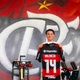 Flamengo anuncia a contrata&ccedil;&atilde;o do atacante Anthony Valencia