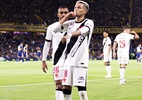 Vasco marca com Adson, se segura após expulsão e vence Boca na Bombonera