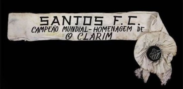 Faixa dada a Pelé pela vitória do Santos no Mundial de 1962 - Julien"s
