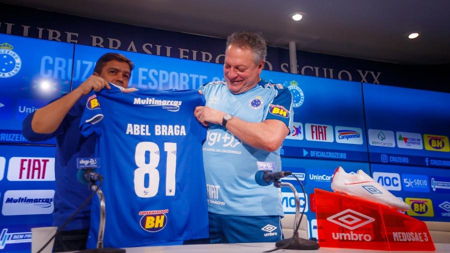 Abel Braga quando foi apresentado como técnico do Cruzeiro - Vinnicius Silva/Cruzeiro