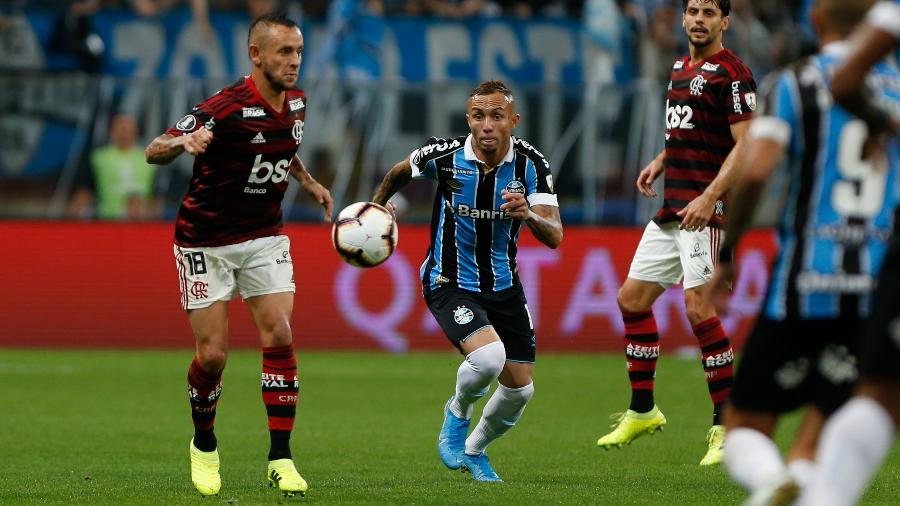 Na avaliação da comissão técnica do Grêmio, os jogadores estão desgastados -  Jeferson Guareze/AGIF
