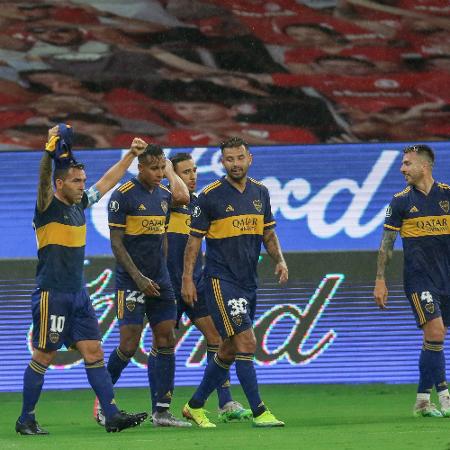Tevez celebra gol pelo Boca contra o Inter - Fernando Alves/AGIF