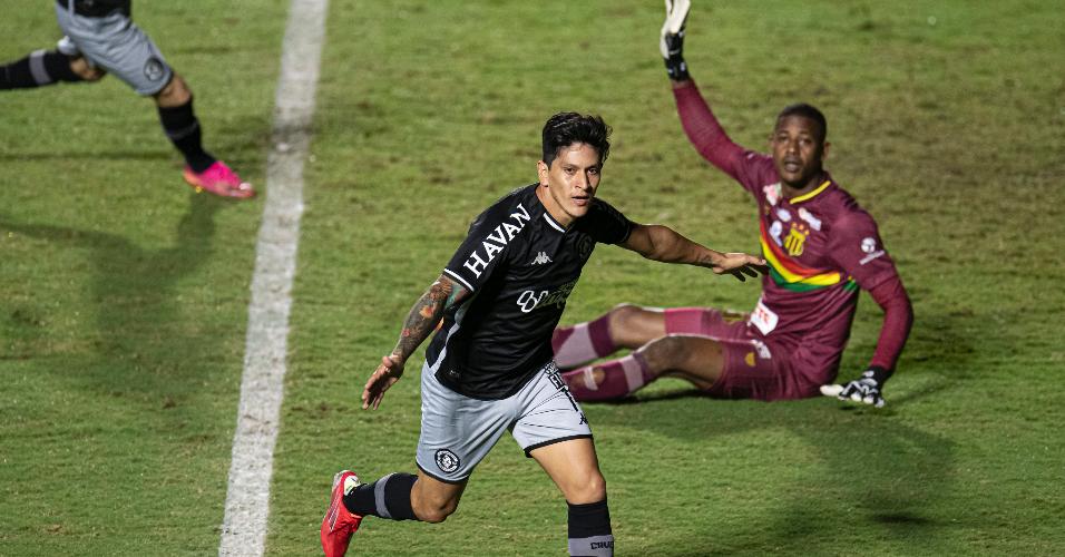 Germán Cano comemora gol marcado contra o Sampaio Corrêa 