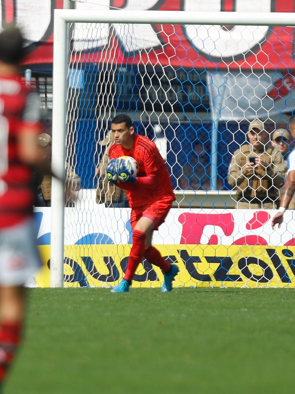 CBF divulga áudio e vídeo do VAR sobre o gol anulado do Flamengo