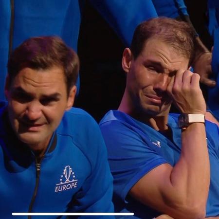 Rafael Nadal chora após último jogo da carreira de Roger Federer - Reprodução/Twitter