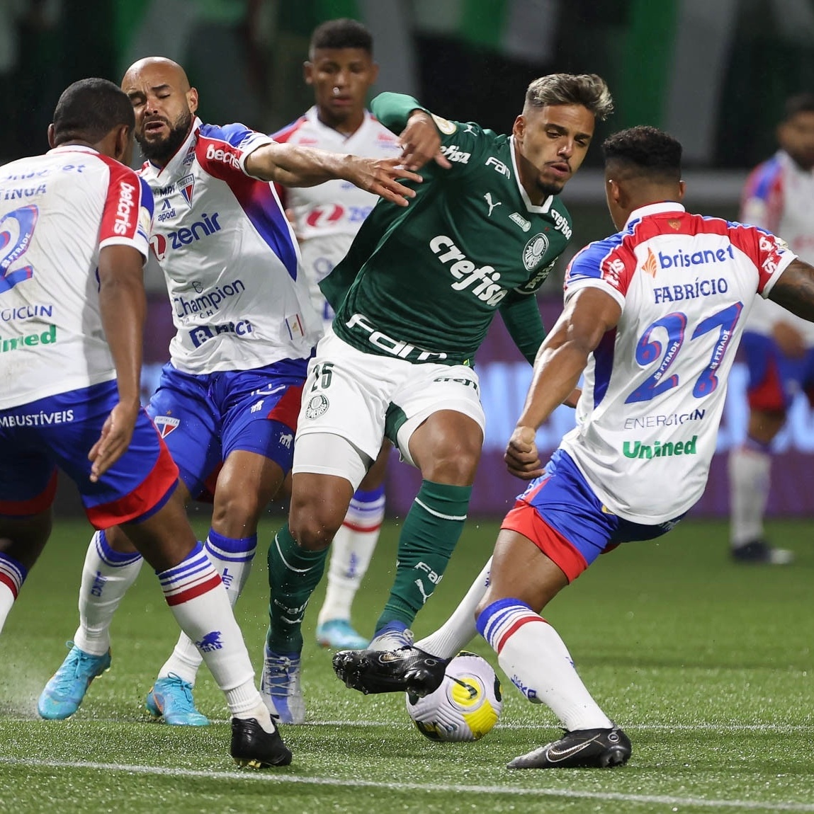 Palmeiras x Fortaleza: onde assistir e as prováveis escalações