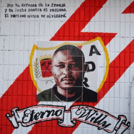Mural feito em homenagem a Wilfred Agbonavbare no Estádio de Vallecas, do Rayo Vallecano - Reprodução/Bukaneros