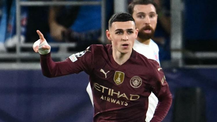 Foden comemora gol em Slovan Bratislava x Manchester City, duelo da Champions League