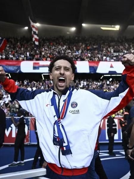 Marquinhos conquistou nesta temporada seu 10º título francês pelo PSG Marquinhos conquistou nesta temporada seu 10º título francês pelo PSG